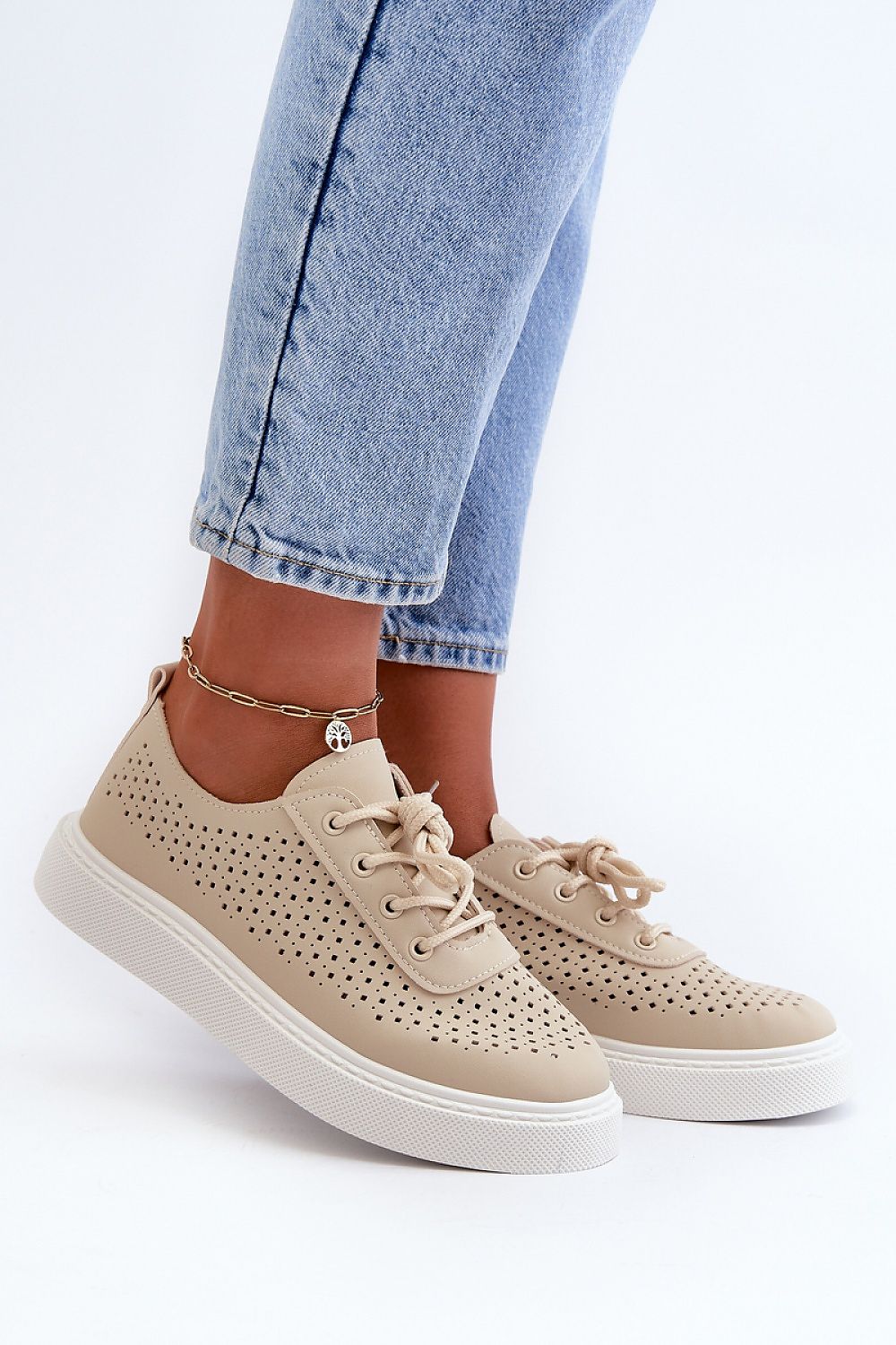 Baskets model 198573 Step in style