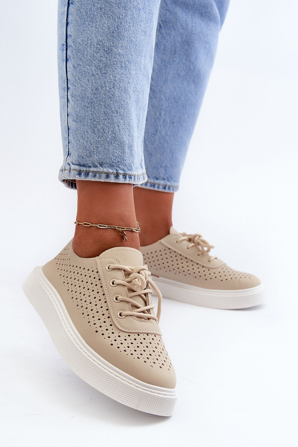 Baskets model 198573 Step in style