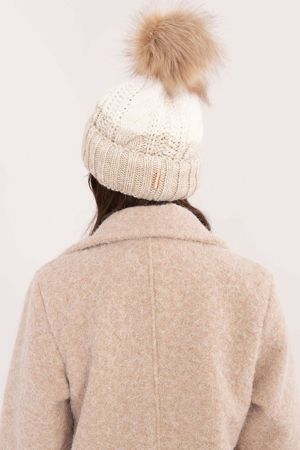 Bonnet model 201416 Rue Paris