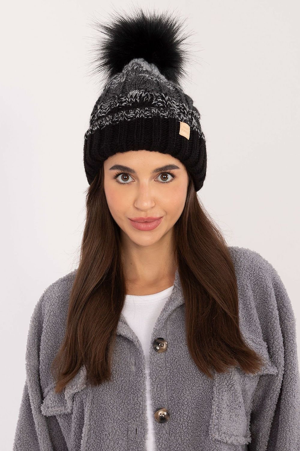 Bonnet model 201416 Rue Paris