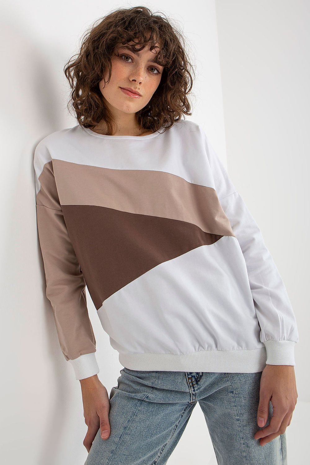 Sweatshirt model 175206 Relevance