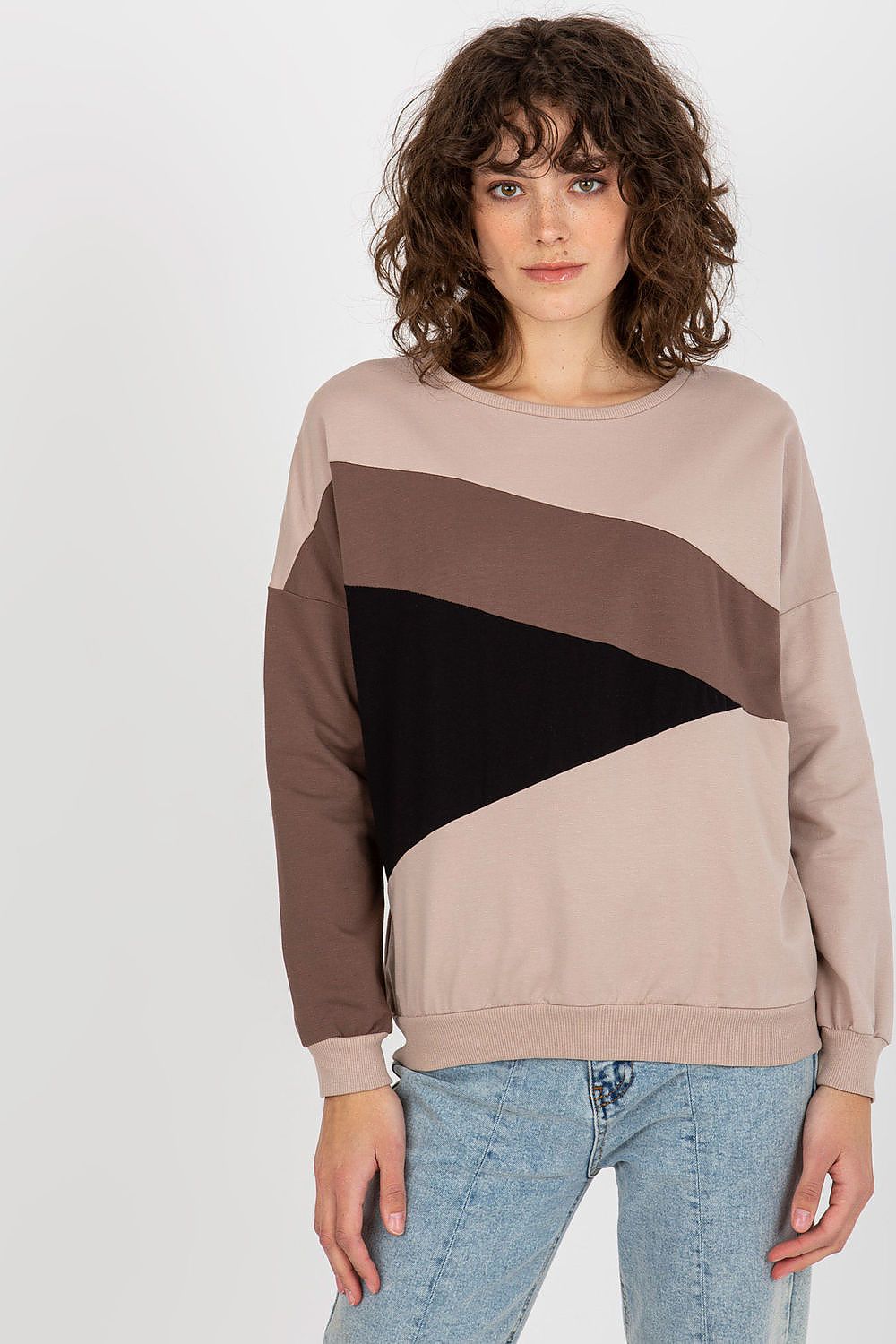 Sweatshirt model 175206 Relevance