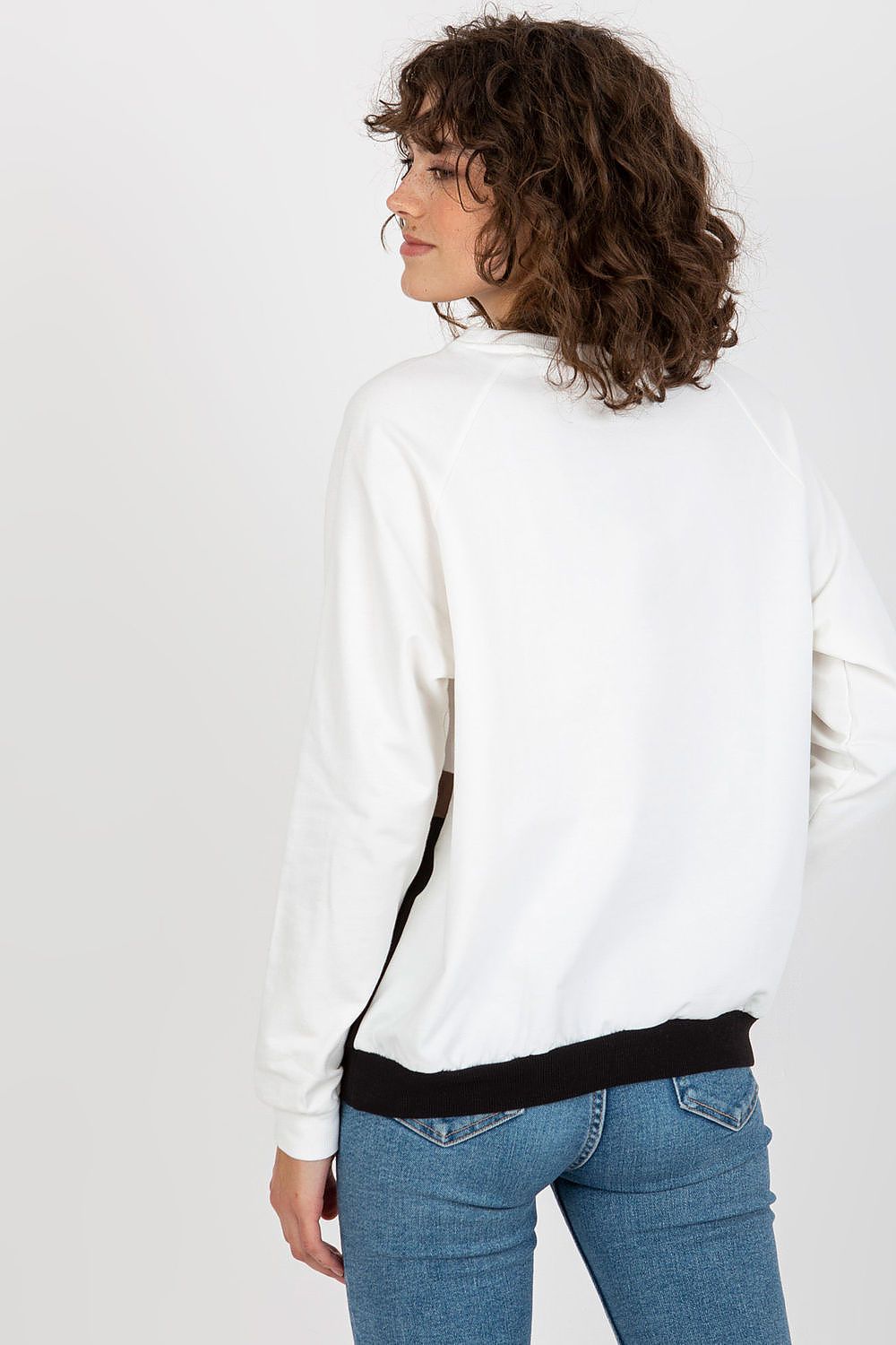 Sweatshirt model 175210 Relevance