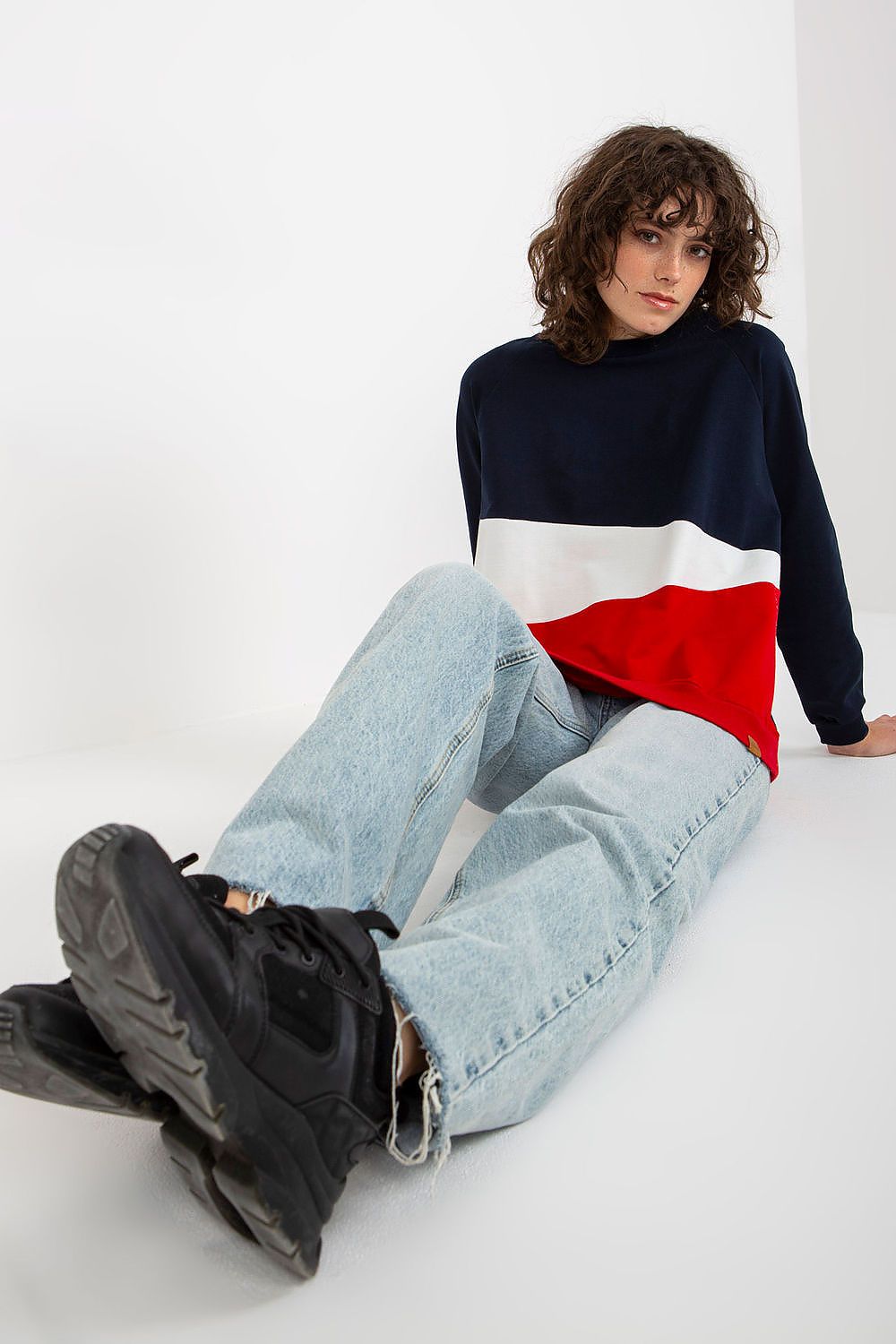 Sweatshirt model 175210 Relevance