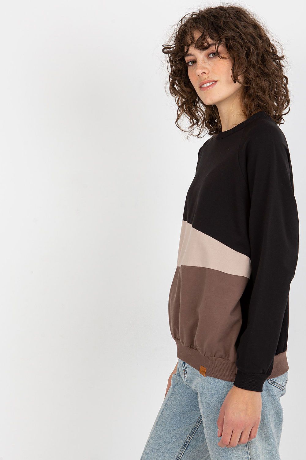 Sweatshirt model 175210 Relevance